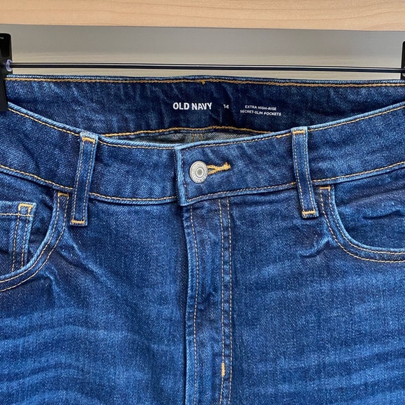 Old Navy Jeans Women’s Flare Extra High Rise Secret Slim Pockets 14 Reg LIKE NEW - Picture 3 of 3